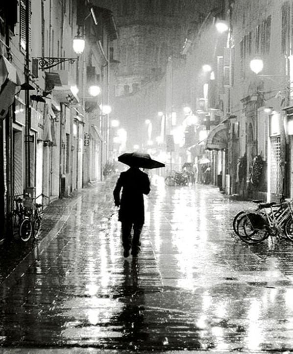 رجل في شارع